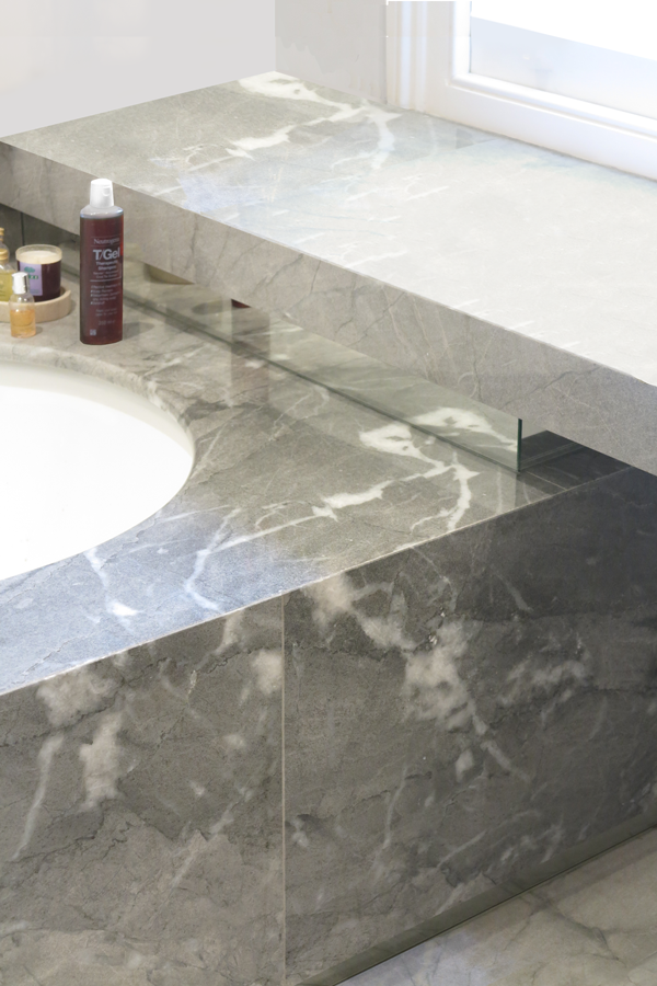 Marble bathtub