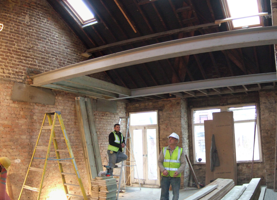 The house under construction