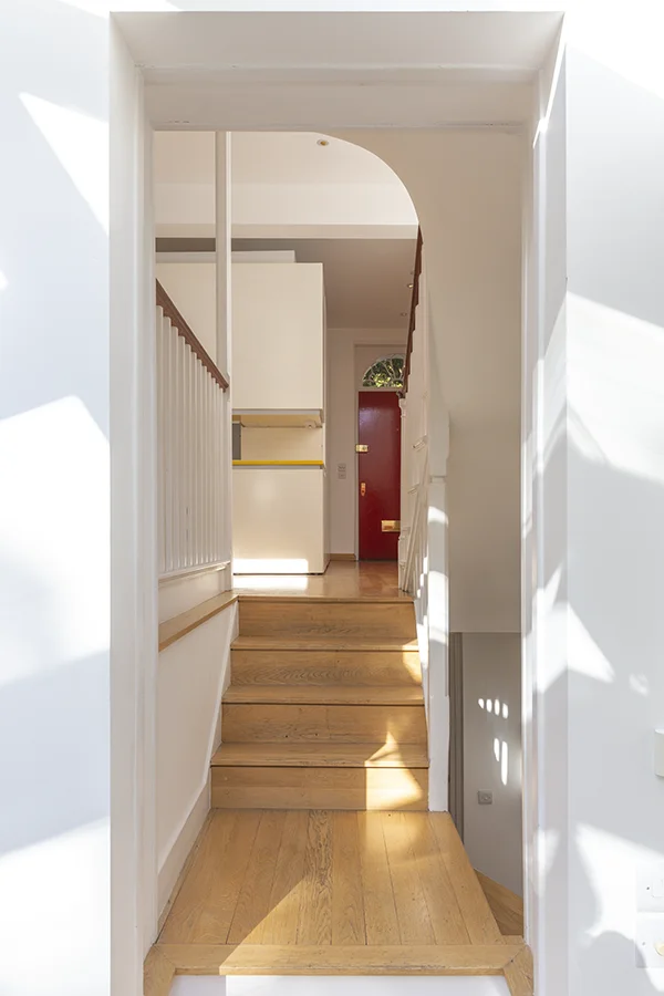 Entrance hall viewed from conservatory