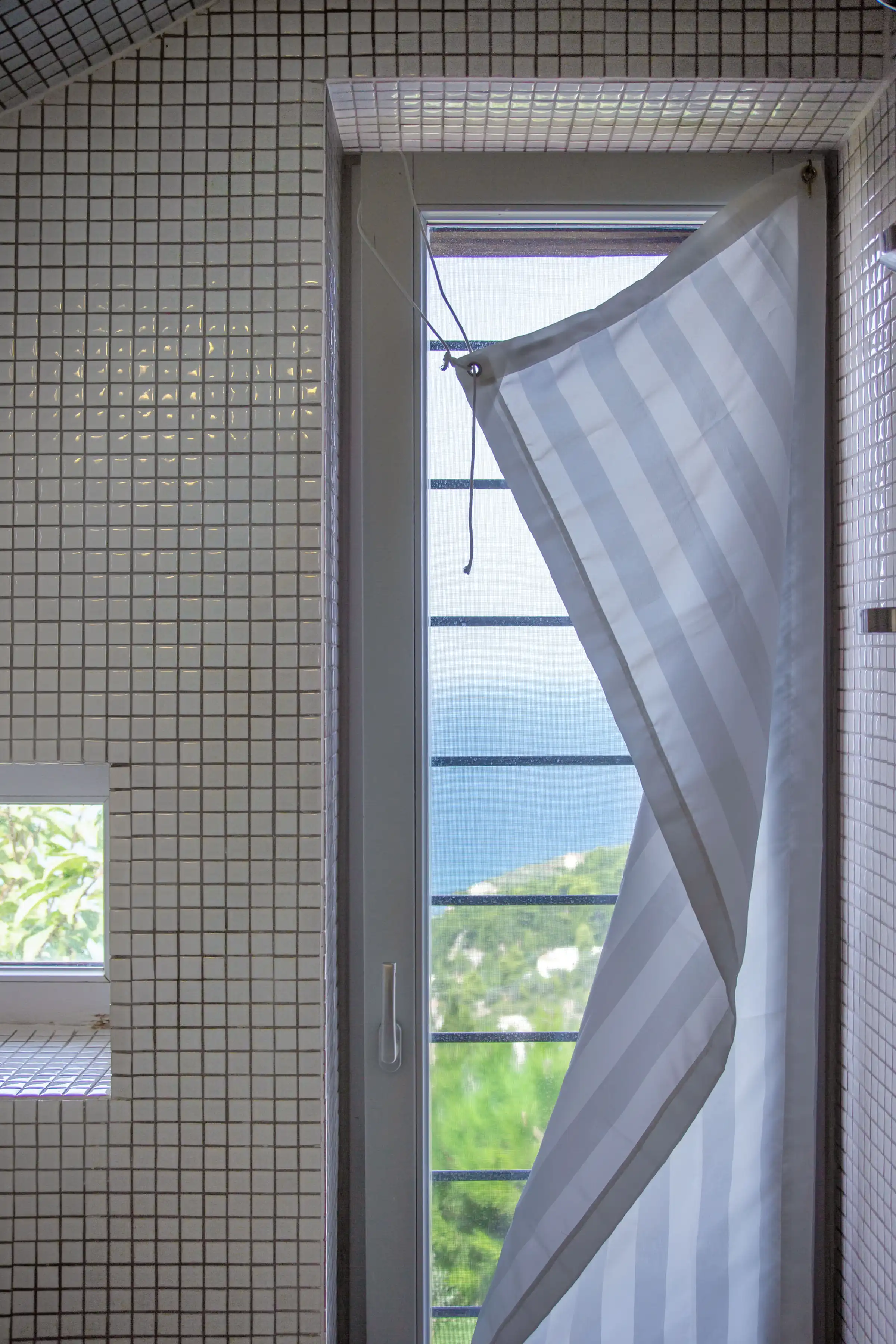 Bathroom wet area with view