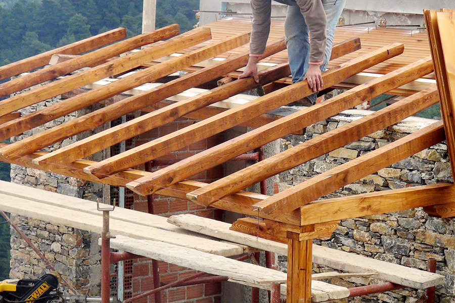 Sweet-chestnut timber roof structure